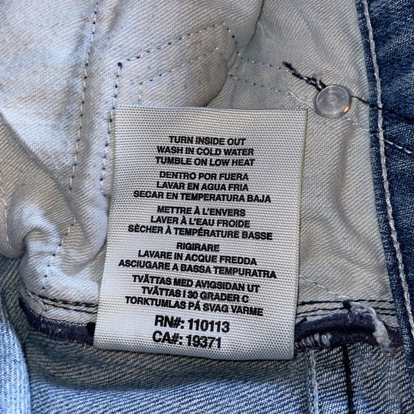 Rock & Republic Women’s Capris.  Size 27. - Picture 10 of 12